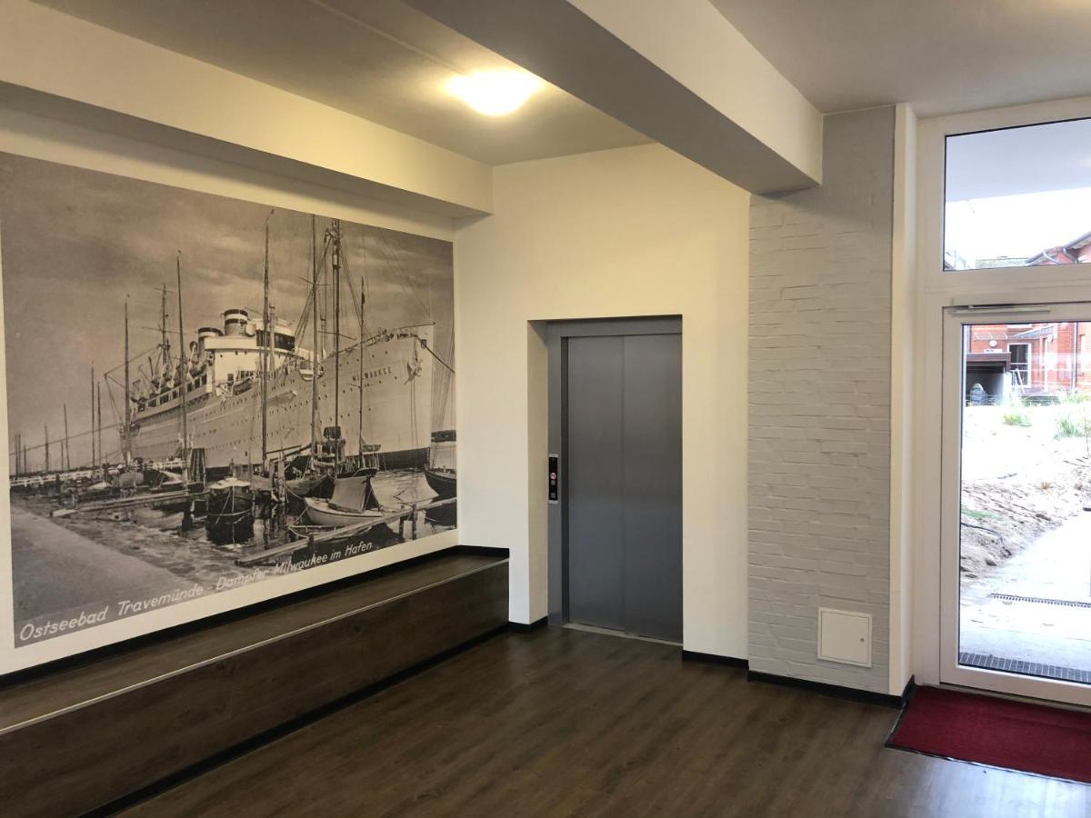 Duenenhaus 8 *